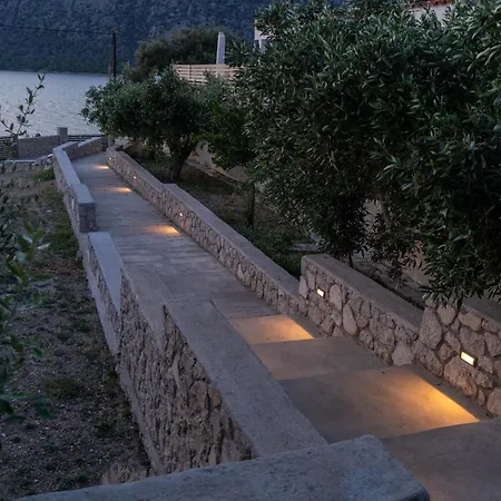 Vakantiehuis Villa Nerόessa