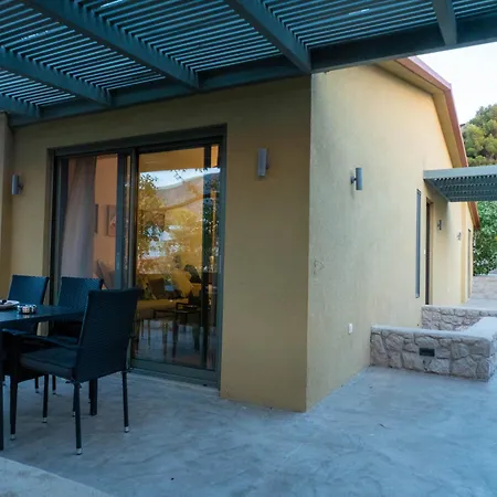 Villa Nerόessa Vakantiehuis *