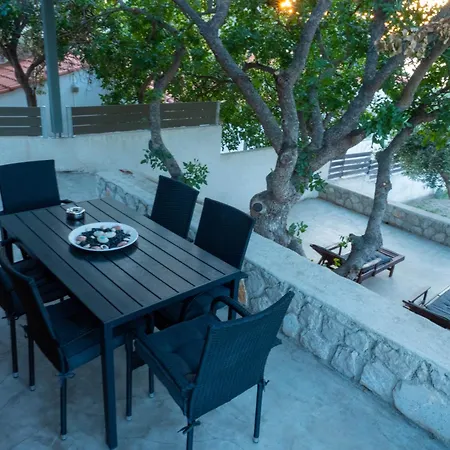 Villa Nerόessa Vouliagmeni-meer