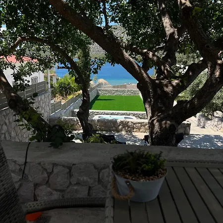 Сasa de vacaciones Nerόessa Limni Vouliagmenis