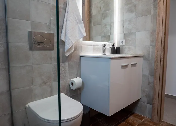 Villa Nerόessa * Lac de Vouliagmeni