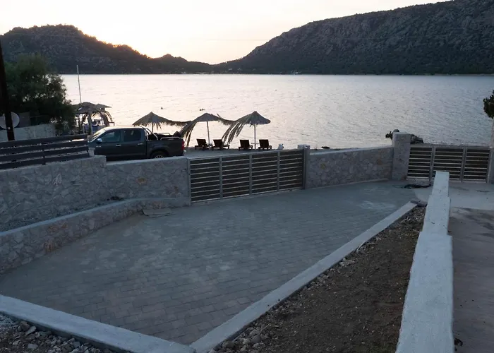 Hébergement de vacances Villa Nerόessa Lac de Vouliagmeni